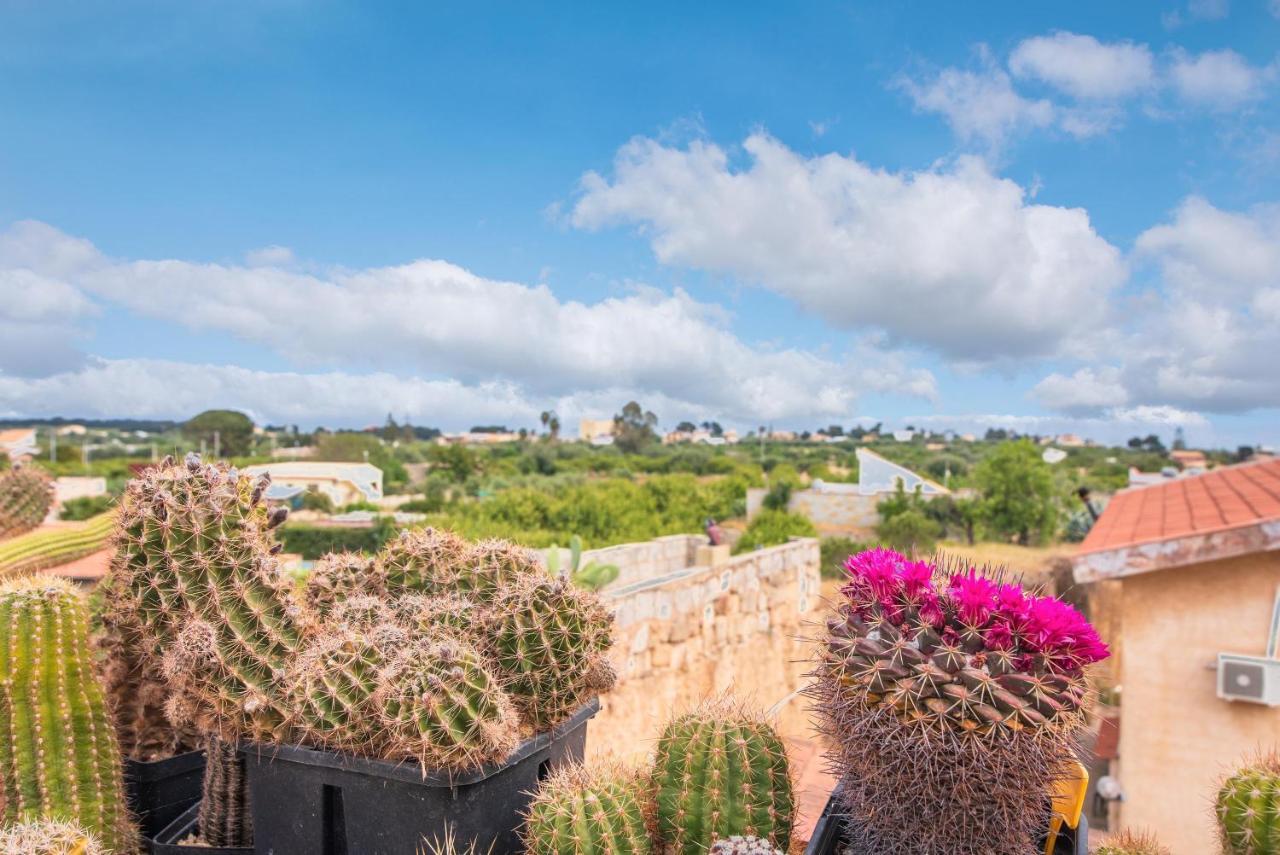 Villa Casale Dei Cactus Noto Exterior foto